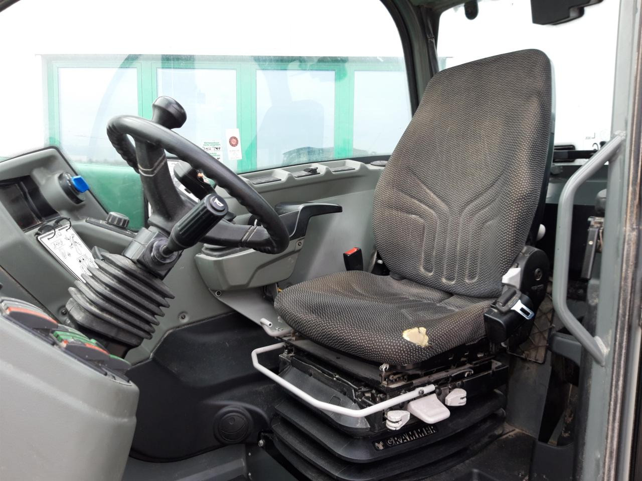 Telescopic handler Kramer KT557: picture 15