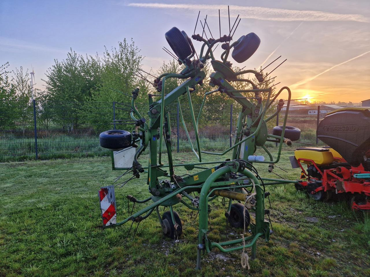Krone KW 6.70/6 - Tedder/ Rake: picture 1 Krone KW 6.70/6 - Tedder/ Rake: picture 1