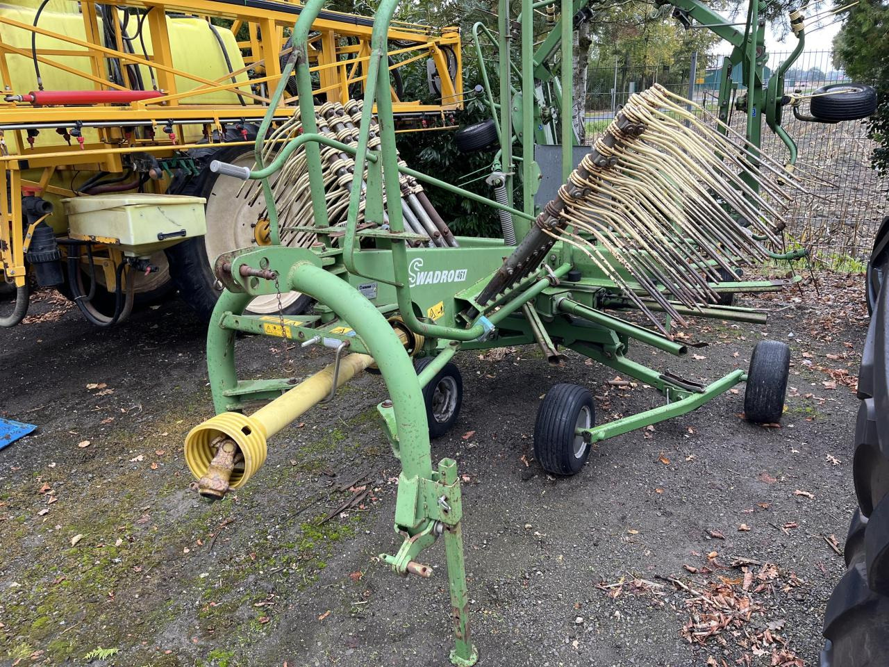 Krone SWADRO 461 - Tedder/ Rake: picture 3 Krone SWADRO 461 - Tedder/ Rake: picture 3