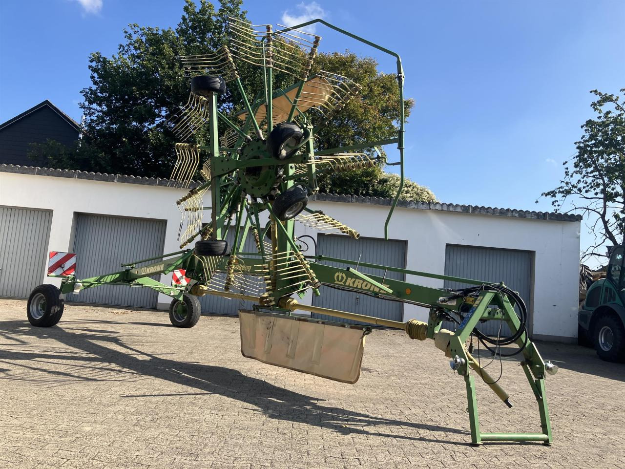 Krone SWADRO 810 - Tedder/ Rake: picture 1 Krone SWADRO 810 - Tedder/ Rake: picture 1