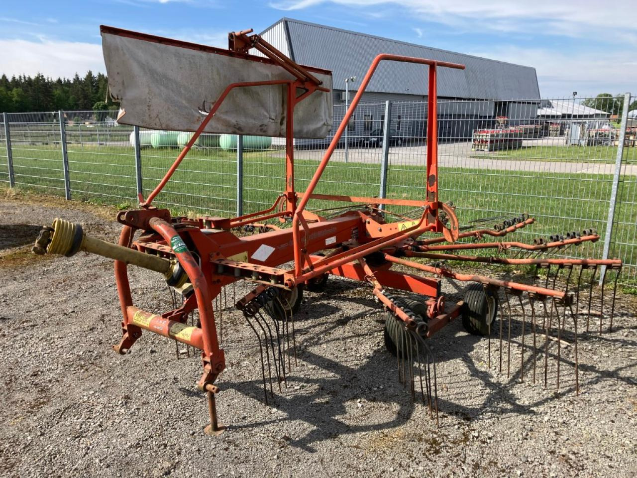 Kuhn GA 4311 GM - Tedder/ Rake: picture 1 Kuhn GA 4311 GM - Tedder/ Rake: picture 1