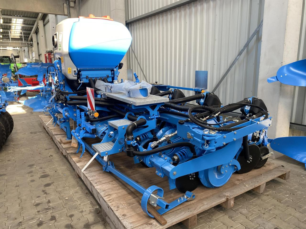 Lemken Azurit 10 K 8 - Precision sowing machine: picture 4 Lemken Azurit 10 K 8 - Precision sowing machine: picture 4