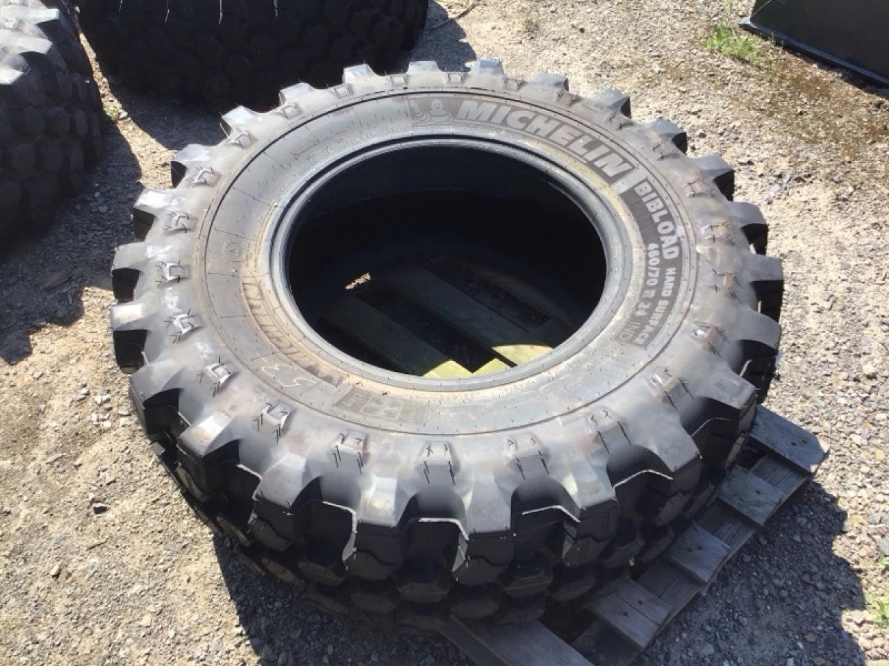 Michelin 460/70R24 - Tire for Agricultural machinery: picture 1 Michelin 460/70R24 - Tire for Agricultural machinery: picture 1