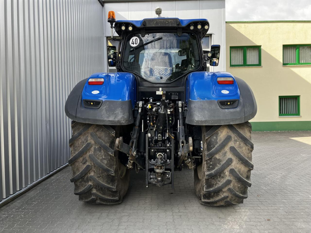 New Holland T7.275 - Farm tractor: picture 5 New Holland T7.275 - Farm tractor: picture 5