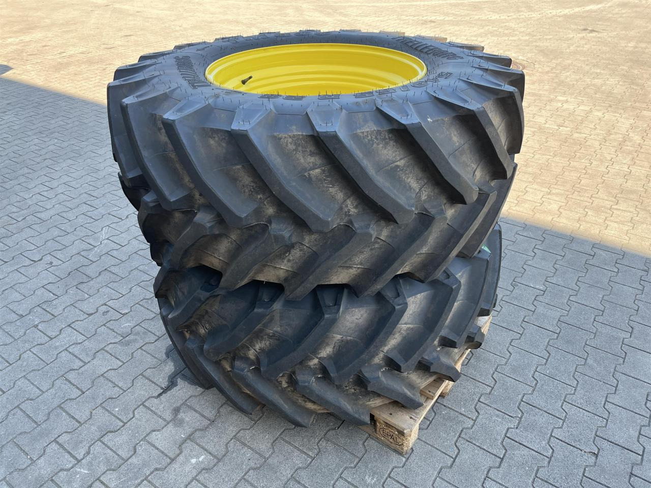 Trelleborg 540/65R28 - Tire for Agricultural machinery: picture 1 Trelleborg 540/65R28 - Tire for Agricultural machinery: picture 1