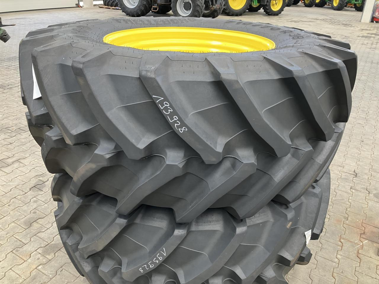 Trelleborg 710/70R38 - Tire for Agricultural machinery: picture 1 Trelleborg 710/70R38 - Tire for Agricultural machinery: picture 1