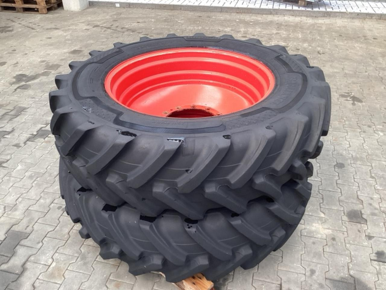 / UNBEKANNT 420R38 & 20.8R46 - Tire for Agricultural machinery: picture 1 / UNBEKANNT 420R38 & 20.8R46 - Tire for Agricultural machinery: picture 1