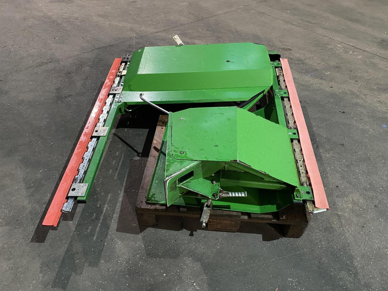 Zürn Seitentrenner li & re - Forage harvester attachment: picture 2 Zürn Seitentrenner li & re - Forage harvester attachment: picture 2