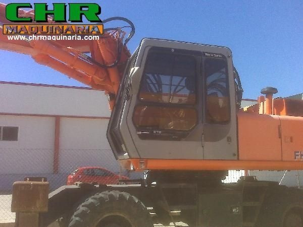 Wheel excavator Fiat-Hitachi FH200W.3: picture 1
