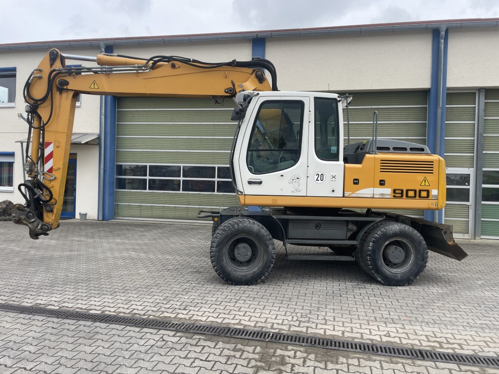 Liebherr A 900 C Litronic - Wheel excavator: picture 2 Liebherr A 900 C Litronic - Wheel excavator: picture 2