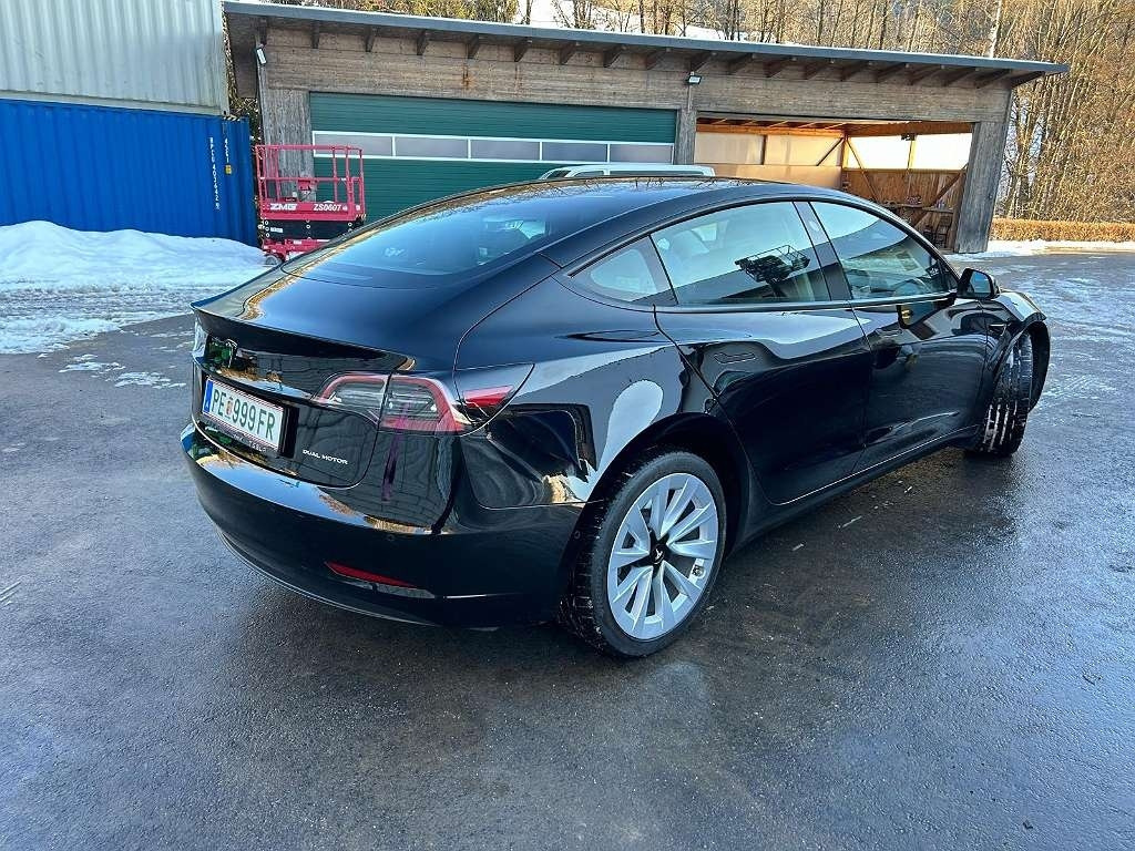 Tesla Model 3 Long Range - Car: picture 1 Tesla Model 3 Long Range - Car: picture 1