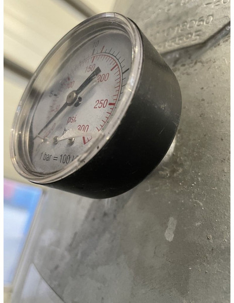 Atlas-Copco 500 Liter Gegalvaniseerde Verticale luchtketel 11 Bar (1 stuks) - Air compressor: picture 4 Atlas-Copco 500 Liter Gegalvaniseerde Verticale luchtketel 11 Bar (1 stuks) - Air compressor: picture 4