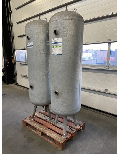 Atlas-Copco 500 Liter Gegalvaniseerde Verticale luchtketel 11 Bar (1 stuks) - Air compressor: picture 3 Atlas-Copco 500 Liter Gegalvaniseerde Verticale luchtketel 11 Bar (1 stuks) - Air compressor: picture 3