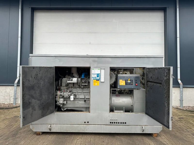 Generator set Cummins NT 855 G4 Leroy Somer 230 kVA Silent generatorset ex Emergency 370 hours !: picture 6