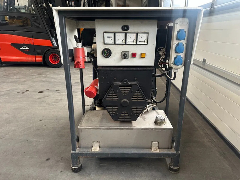 Deutz F2L 1011 Stamford 11 kVA generatorset - Generator set: picture 3 Deutz F2L 1011 Stamford 11 kVA generatorset - Generator set: picture 3