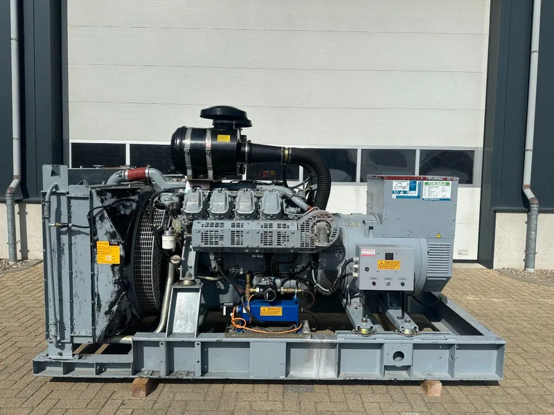 Iveco GE 8281 SRI27 00A71 Mecc Alte Spa 450 kVA generatorset ex Emergency 160 hours - Generator set: picture 1 Iveco GE 8281 SRI27 00A71 Mecc Alte Spa 450 kVA generatorset ex Emergency 160 hours - Generator set: picture 1