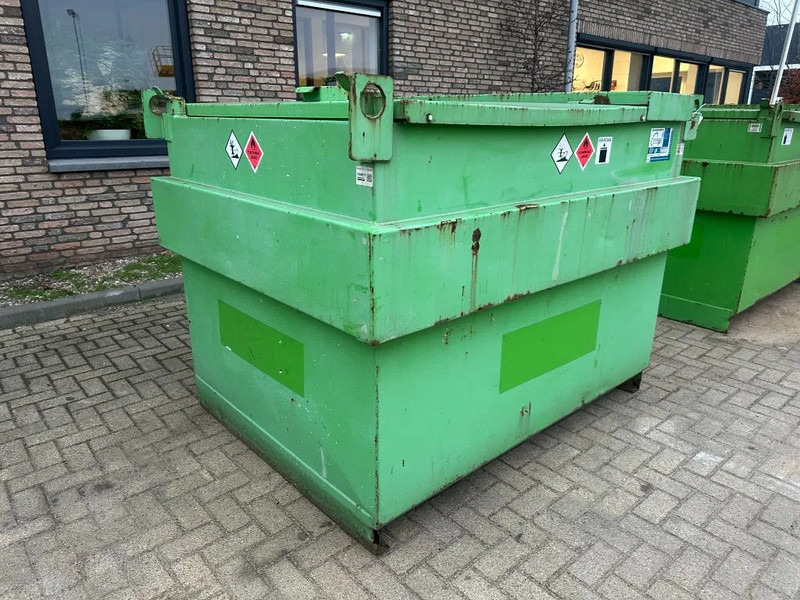 Kiwa IBC Steenbergen 2000 liter Dieseltank met handpomp Milieutank - Storage tank: picture 2 Kiwa IBC Steenbergen 2000 liter Dieseltank met handpomp Milieutank - Storage tank: picture 2
