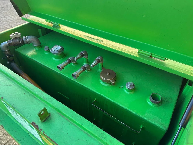 Kiwa IBC Steenbergen 750 liter Dieseltank met Handpomp Milieutank - Shipping container: picture 4 Kiwa IBC Steenbergen 750 liter Dieseltank met Handpomp Milieutank - Shipping container: picture 4
