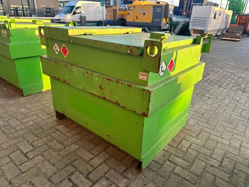 Kiwa IBC Steenbergen 750 liter Dieseltank met Handpomp Milieutank - Shipping container: picture 4 Kiwa IBC Steenbergen 750 liter Dieseltank met Handpomp Milieutank - Shipping container: picture 4