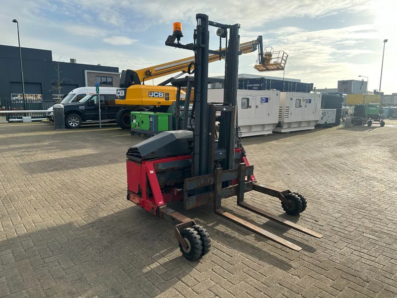 Truck mounted forklift Moffett M4 20.1 Kubota Diesel Kooiaap 2 ton Duplex Sideshift Meeneemheftruck: picture 9