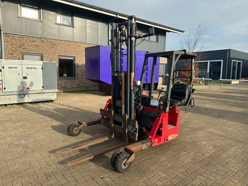 Truck mounted forklift Moffett M4 20.1 Kubota Diesel Kooiaap 2 ton Duplex Sideshift Meeneemheftruck: picture 6