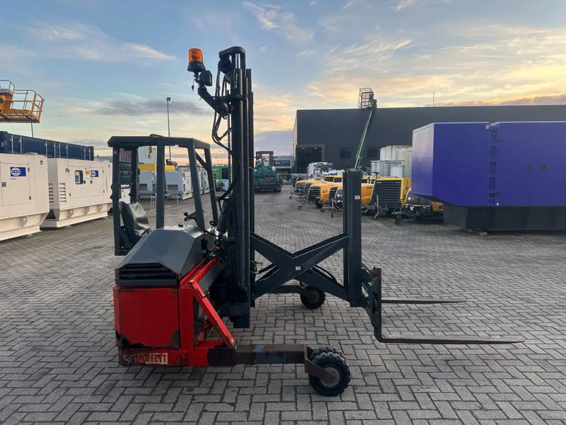 Moffett M4 20.1 Kubota Diesel Kooiaap 2 ton Sideshift Positioner Meeneemheftruck - Truck mounted forklift: picture 2 Moffett M4 20.1 Kubota Diesel Kooiaap 2 ton Sideshift Positioner Meeneemheftruck - Truck mounted forklift: picture 2
