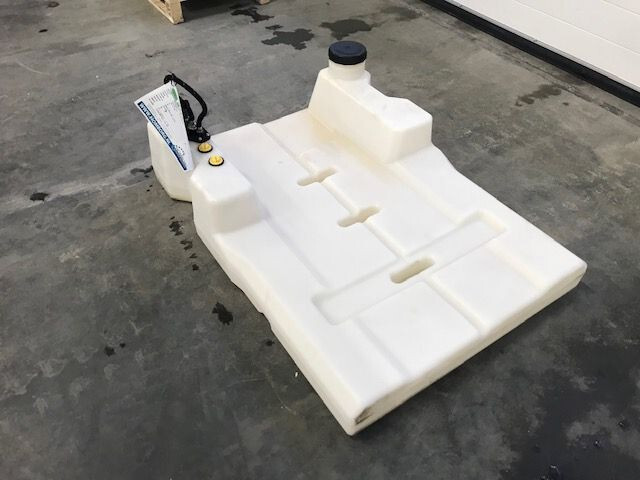 Pramac GSW 10 dieseltank 70 Liter fuel tank - Fuel tank for Construction machinery: picture 2 Pramac GSW 10 dieseltank 70 Liter fuel tank - Fuel tank for Construction machinery: picture 2