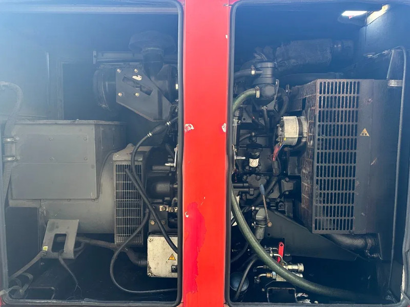 SDMO R110 C3 John Deere Leroy Somer 110 kVA Silent Rental generatorset Stage 3A - Generator set: picture 4 SDMO R110 C3 John Deere Leroy Somer 110 kVA Silent Rental generatorset Stage 3A - Generator set: picture 4