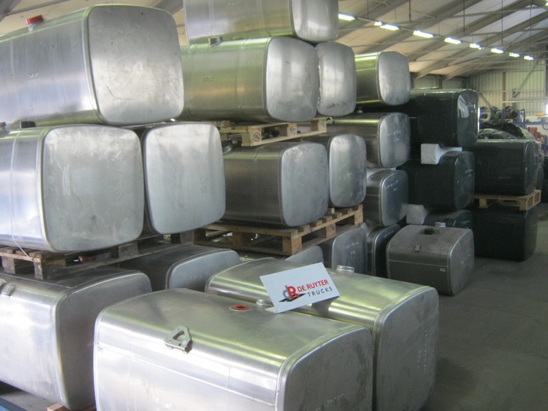 DAF Brandstoftanks voor CF en XF (aluminium) - Fuel tank for Truck: picture 1 DAF Brandstoftanks voor CF en XF (aluminium) - Fuel tank for Truck: picture 1