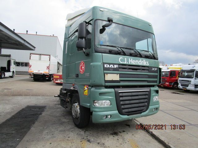 DAF XF 105 SPACE CABINE XF 105 EURO 5 - Cab and interior: picture 2 DAF XF 105 SPACE CABINE XF 105 EURO 5 - Cab and interior: picture 2