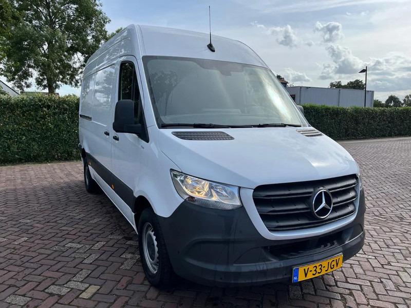 Mercedes-Benz Sprinter 317 1.9 CDI L2H1 - Panel van, Combi van: picture 4 Mercedes-Benz Sprinter 317 1.9 CDI L2H1 - Panel van, Combi van: picture 4
