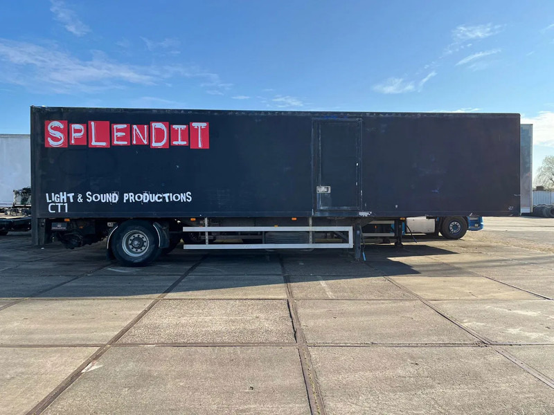 Netam-Fruehauf ONCRK 22110 - Closed box semi-trailer: picture 4 Netam-Fruehauf ONCRK 22110 - Closed box semi-trailer: picture 4