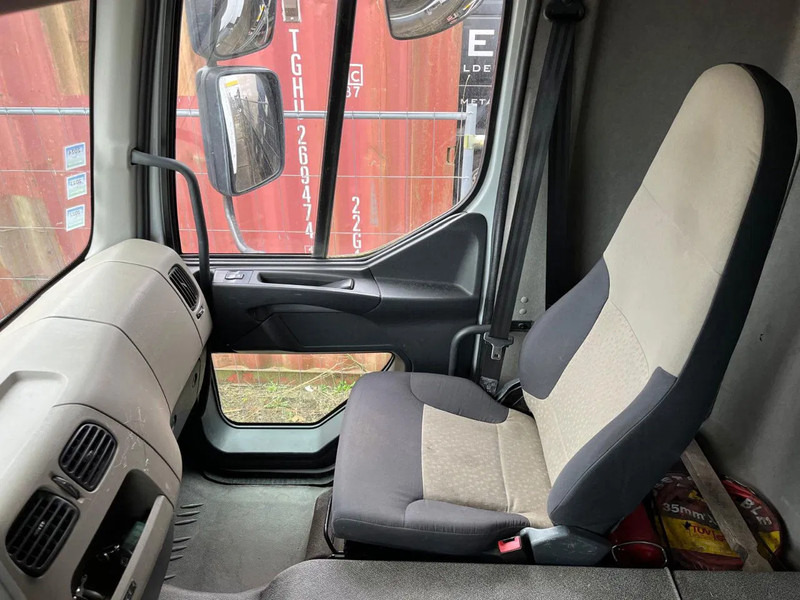 Box truck Renault Midlum 270 versnellingsbak defect: picture 11
