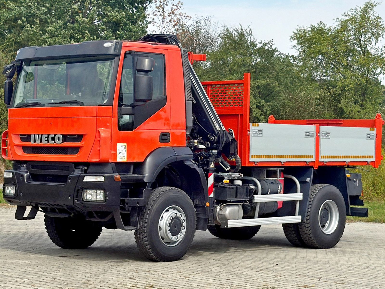 Iveco TRAKKER 190T36 * HIAB 111 ES-2 HIDUO * 4x4 * TOP - Crane truck: picture 4 Iveco TRAKKER 190T36 * HIAB 111 ES-2 HIDUO * 4x4 * TOP - Crane truck: picture 4