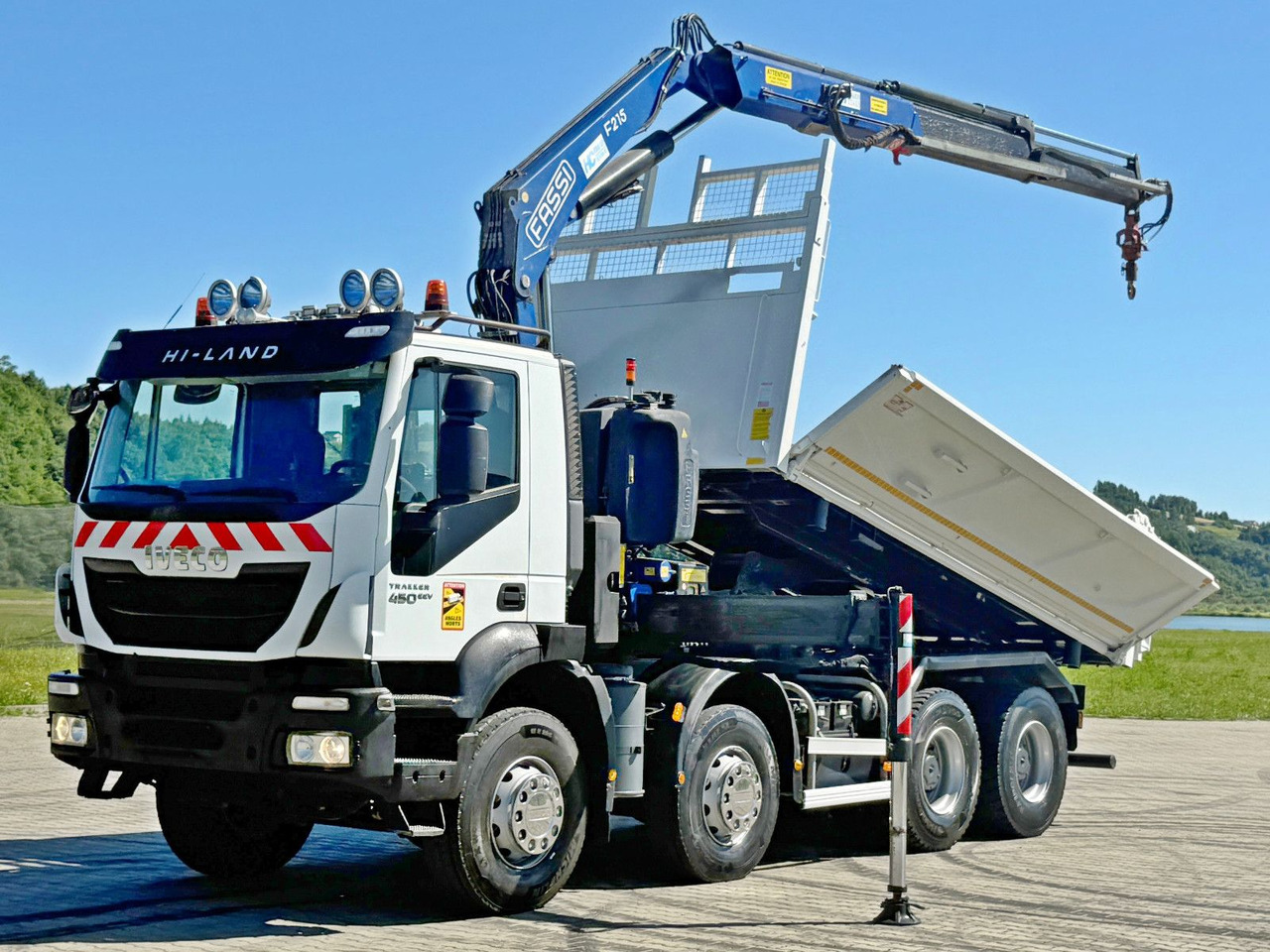 Iveco TRAKKER 450 * FASSI F215A.0.22 + FUNK / 8x4 *TOP - Crane truck: picture 3 Iveco TRAKKER 450 * FASSI F215A.0.22 + FUNK / 8x4 *TOP - Crane truck: picture 3