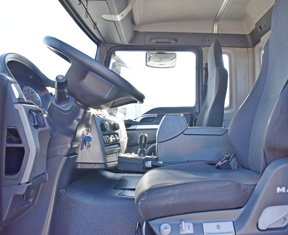 Hook lift truck MAN TGS 18.320 Abrollkipper * Top Zustand! MAN TGS 18.320 Abrollkipper * Top Zustand!: picture 6 Hook lift truck MAN TGS 18.320 Abrollkipper * Top Zustand! MAN TGS 18.320 Abrollkipper * Top Zustand!: picture 6