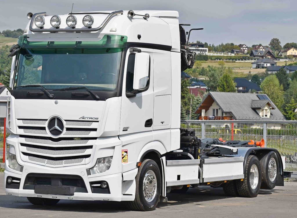 Mercedes-Benz ACTROS 2551 * ABROLLKIPPER * LIV L120 Z3 (88) - Hook lift truck, Crane truck: picture 4 Mercedes-Benz ACTROS 2551 * ABROLLKIPPER * LIV L120 Z3 (88) - Hook lift truck, Crane truck: picture 4