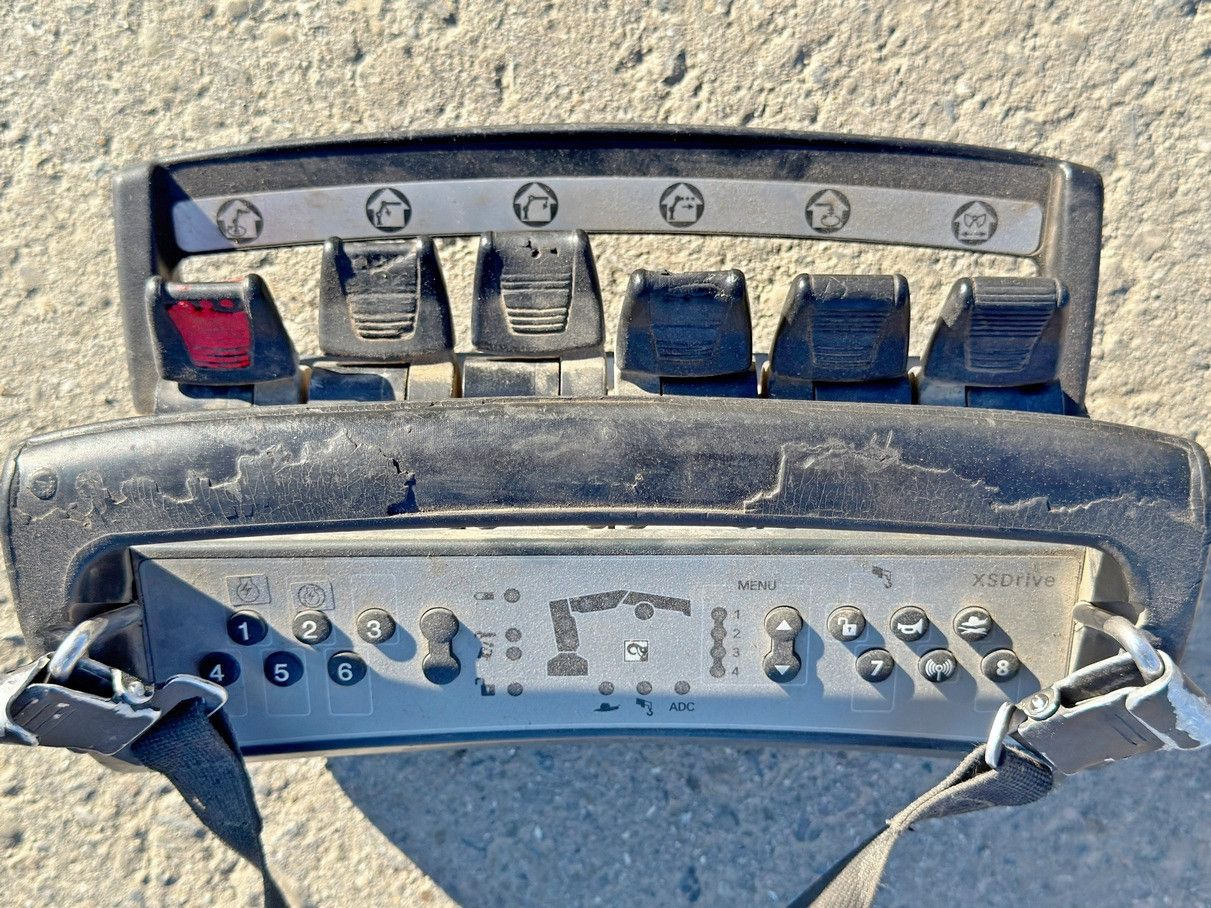 Crane truck Mercedes-Benz AXOR 1833 * HIAB 144 B - 3 HIDUO + FUNK * TOP: picture 14 Crane truck Mercedes-Benz AXOR 1833 * HIAB 144 B - 3 HIDUO + FUNK * TOP: picture 14