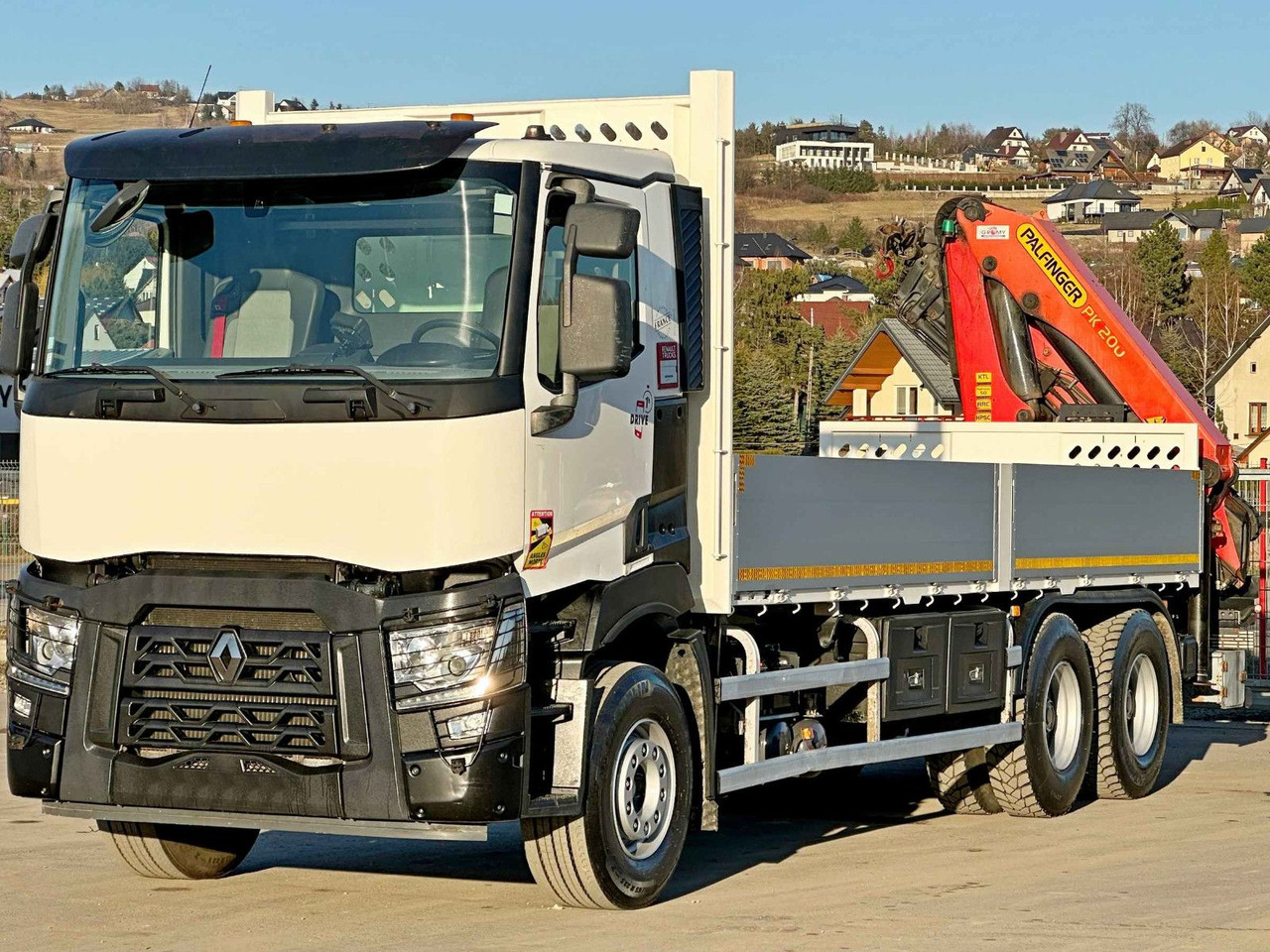 Renault C 380 *PRITSCHE 6,80m * PK 20001 - KC + FUNK*6x4 - Crane truck, Dropside/ Flatbed truck: picture 4 Renault C 380 *PRITSCHE 6,80m * PK 20001 - KC + FUNK*6x4 - Crane truck, Dropside/ Flatbed truck: picture 4