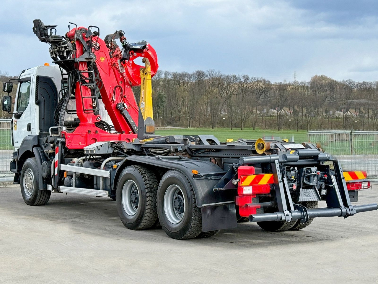 Renault KERAX 460 DXI * ABROLLKIPPER * EPSILON Q170Z69 - Hook lift truck, Crane truck: picture 4 Renault KERAX 460 DXI * ABROLLKIPPER * EPSILON Q170Z69 - Hook lift truck, Crane truck: picture 4