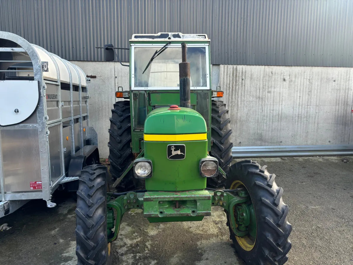 John Deere 2130 4WD - Farm tractor: picture 3 John Deere 2130 4WD - Farm tractor: picture 3