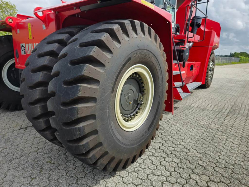 Reach stacker Kalmar DRU450-62S5: picture 16