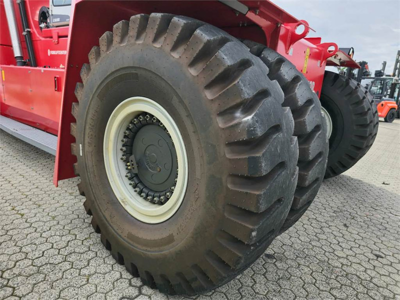 Reach stacker Kalmar DRU450-62S5: picture 15