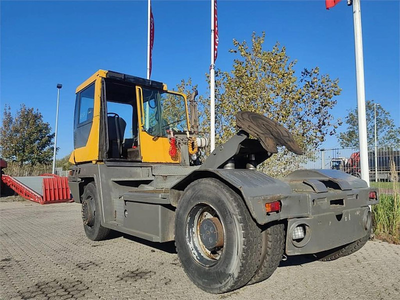 Terberg RT222 4x4 - Terminal tractor: picture 5 Terberg RT222 4x4 - Terminal tractor: picture 5
