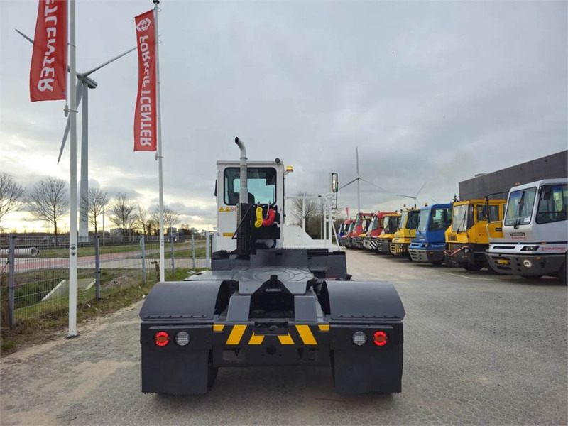 Terberg YT220 - Terminal tractor: picture 5 Terberg YT220 - Terminal tractor: picture 5