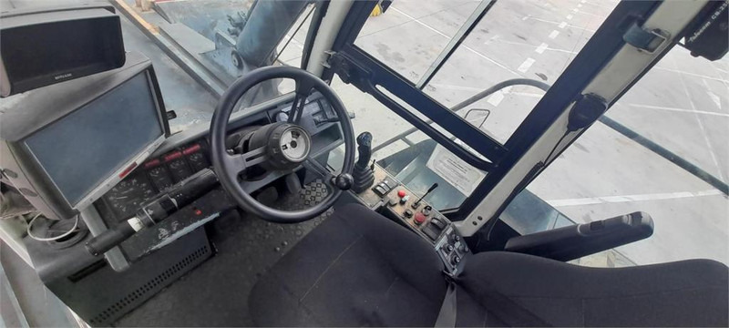 Terex TFC 45L - Reach stacker: picture 3 Terex TFC 45L - Reach stacker: picture 3