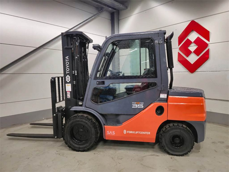 Toyota 52-8FDJF35 - Diesel forklift: picture 2 Toyota 52-8FDJF35 - Diesel forklift: picture 2