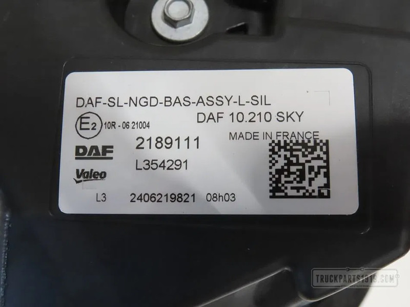 DAF 2189111 Lighting Skylight Li. XG - Lights/ Lighting for Truck: picture 2 DAF 2189111 Lighting Skylight Li. XG - Lights/ Lighting for Truck: picture 2