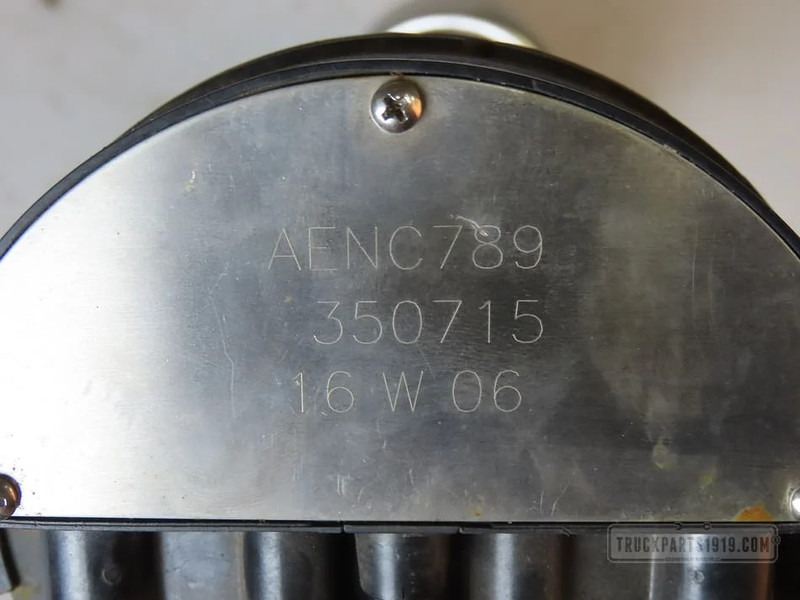 DAF Exhaust System AdBlue tankvlotter DAF - AdBlue tank for Truck: picture 2 DAF Exhaust System AdBlue tankvlotter DAF - AdBlue tank for Truck: picture 2