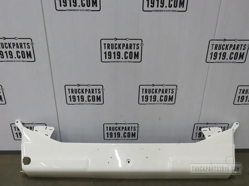 Scania 2077928 Bumper midden - Bumper for Truck: picture 1 Scania 2077928 Bumper midden - Bumper for Truck: picture 1